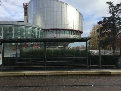 Tutti i dubbi dei giudici Ue sull'incandidabilità di Berlusconi