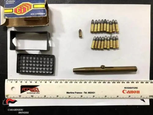 Cisternino, arrestato uomo in possesso di una penna-pistola
