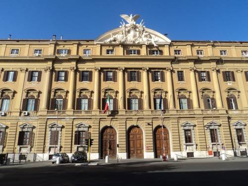 Una talpa in via XX Settembre spifferava i dossier del Fisco