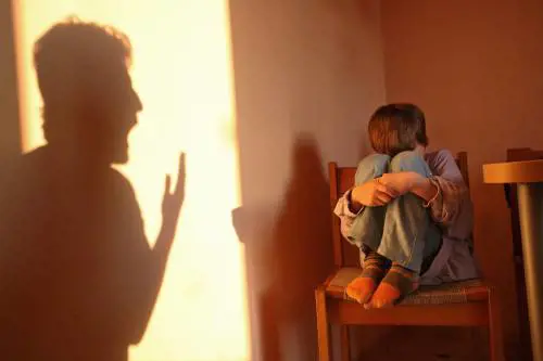 Bimba disabile maltrattata, arrestata a Milano anche la zia
