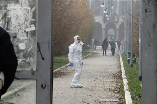 Donna sgozzata al parco: era uscita a portar fuori il cane