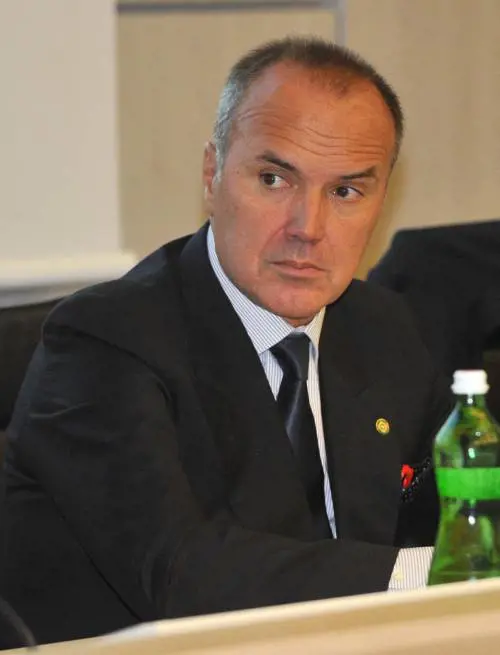 La Lega di A conta i voti per evitare il commissario