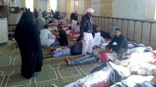 Centinaia di morti nell'attacco a una moschea nel Sinai egiziano
