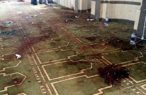 La moschea del Sinai in un bagno di sangue
