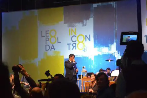 Renzi processa le banche (e pure papà Boschi)