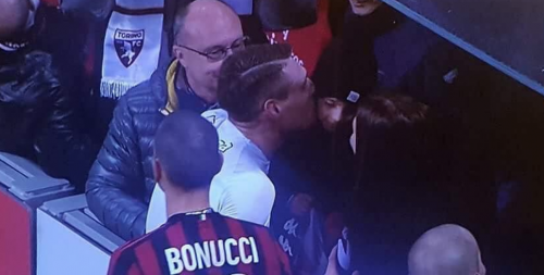 Milan-Torino, Belotti regala la maglia al figlio di Bonucci