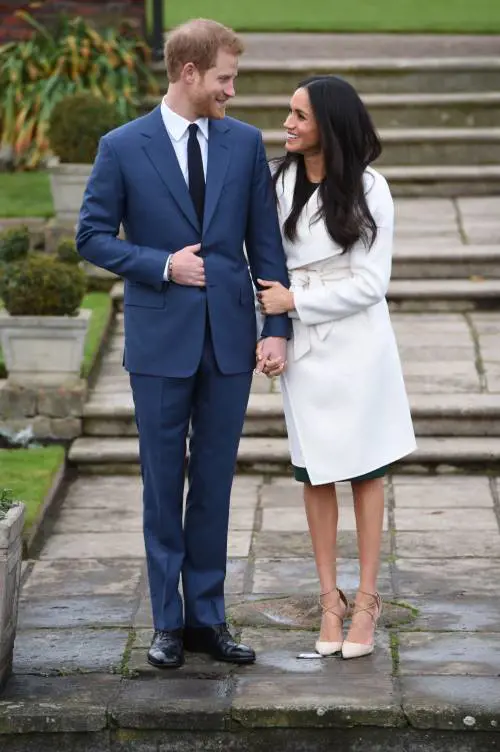 Kensington Palace, Harry e Meghan annunciano il loro fidanzamento