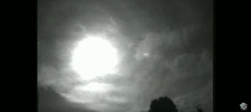 L'enorme sfera di luce in cielo avvistata dalla Francia al Galles