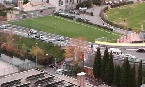 Genova, investiti 3 carabinieri: auto non si ferma all'alt