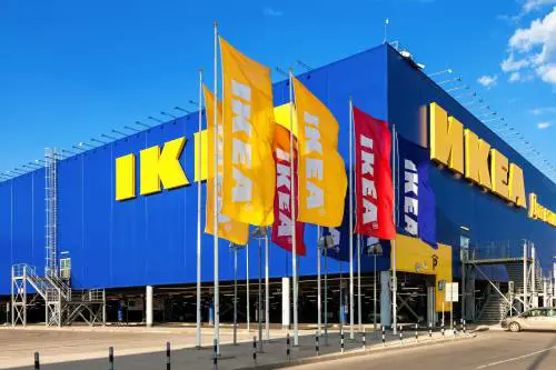 Ikea Afragola, banda armata rapina vigilantes: in fuga con 110 mila euro