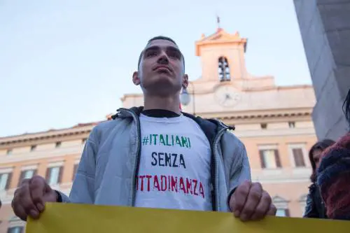 Ius soli, Renzi insiste. Ma il Pd non ha i numeri per approvarlo