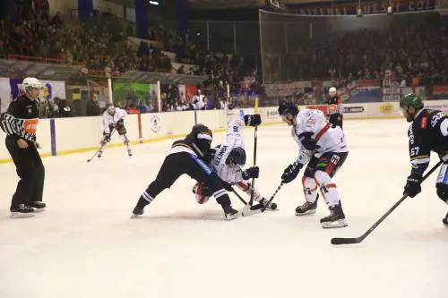 Hockey Milano senza sponsor: è prigioniero del ghiaccio