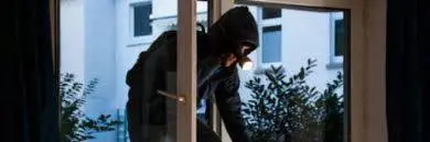 "Attenti a questi ladri, ora sono in cella ma presto saranno liberi"