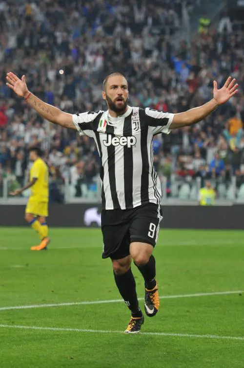 Mandzukic fuori uso. La Juve aspetta Higuain o punta sui piccoletti