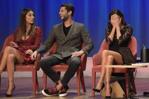 Belen bacchetta Cecilia: "Con la storia dell'armadio volevo strapparvi i capelli"