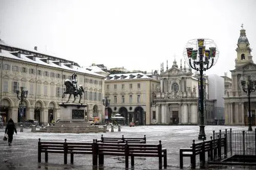 Maltempo, allerta al Sud. Prima neve a Torino