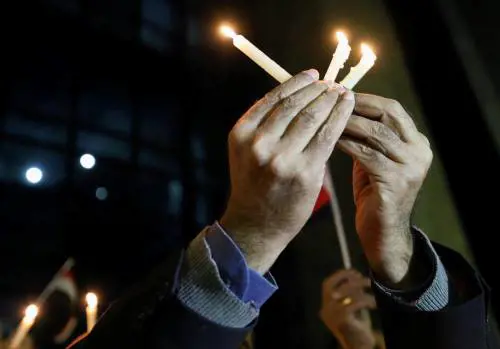 I cristiani scendono in piazza: "Fede dissacrata senza rispetto"