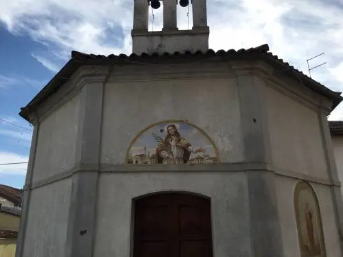 Ronchis, escrementi contro la chiesa: ecco la folle sfida tra vandali