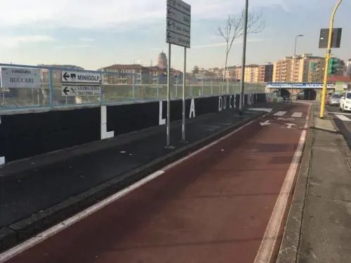 Milano, la scritta "Duce a Noi" al posto di "Bella ciao"