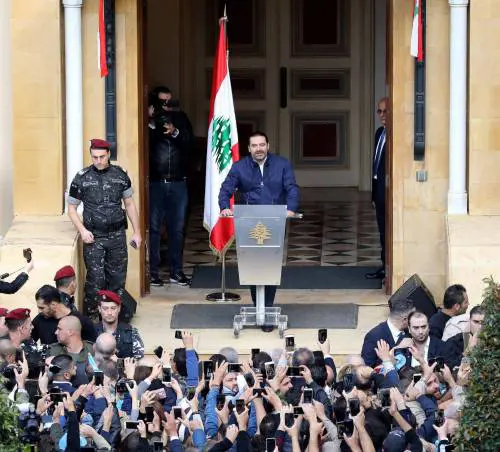 Hariri annuncia di avere ritirato le dimissioni a Beit el Wassat