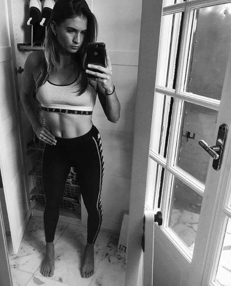 Carolina Marcialis: fisico scolpito su Instagram