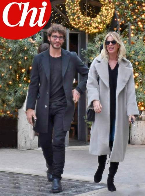 Isola dei Famosi, il primo incontro ufficiale tra De Martino e la Marcuzzi