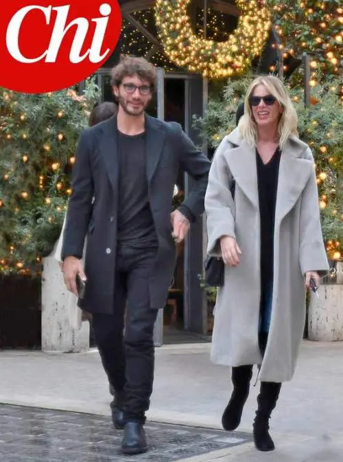 Isola dei Famosi, il primo incontro ufficiale tra De Martino e la Marcuzzi