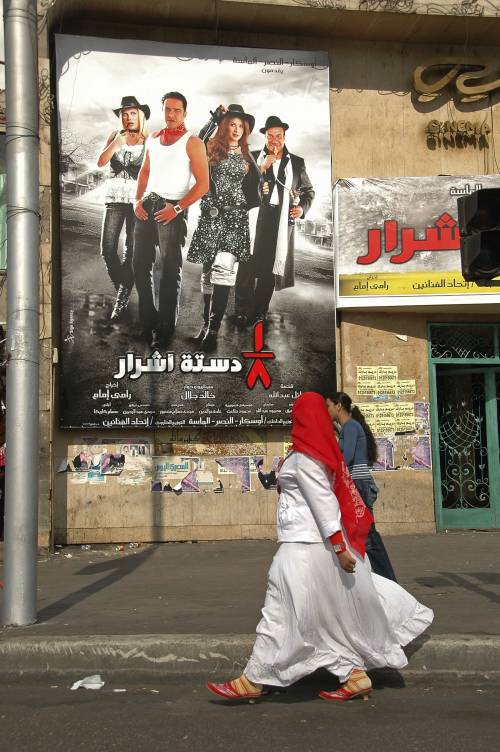 Riad vuole rifarsi il look, riapre i cinema ma frusta i dissidenti