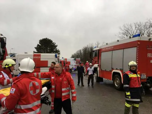 Soccorsi sul luogo dell'esplosione
