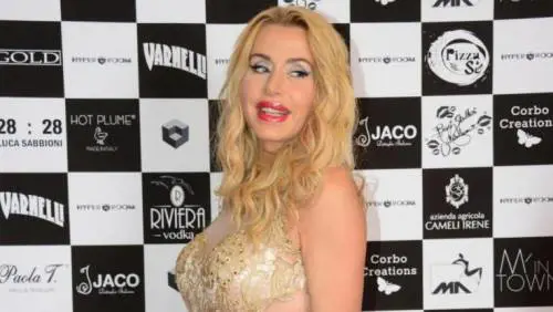 Temptation Island Vip, l'indiscrezione: "La Marini ha perso la testa per un tentatore"