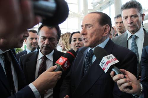Berlusconi: "Serve un piano Marshall per l'Africa o ci sarà un'invasione"