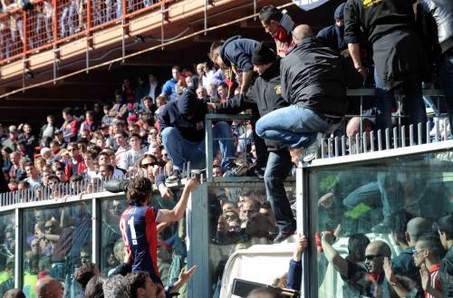 Un «super» Daspo e celle negli stadi