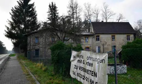 Ex Ddr, fuga senza fine:  uno su 8 se n’è andato. I paesi venduti all'asta
