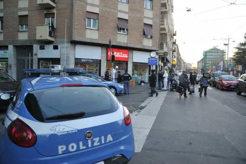 Una commessa cinese accoltellata a morte Si cerca l'ex compagno