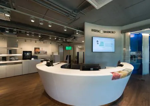 Intesa, nuova mossa sulle sofferenze