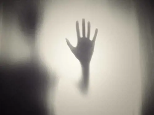 Voglie paranormali: "Ho fatto sesso con 20 fantasmi, meglio degli uomini"
