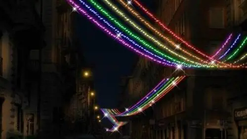 E i simboli sacri sono spariti pure dalle luminarie