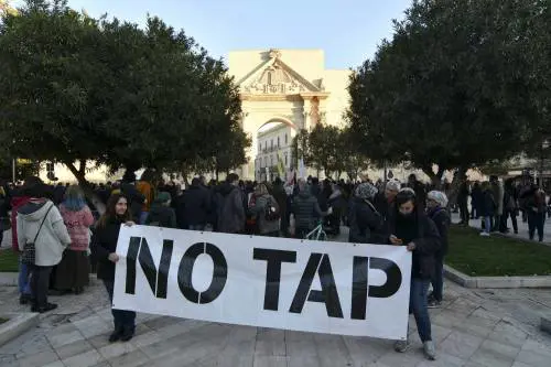 Tap, pugno duro del governo: arresto per chi entra in cantieri. Ma la proposta è inammissibile