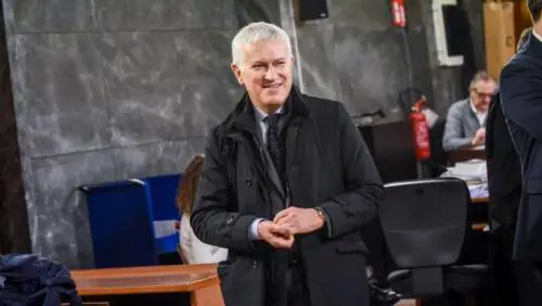 Belpietro in blu verso il voto, stile Annunziata