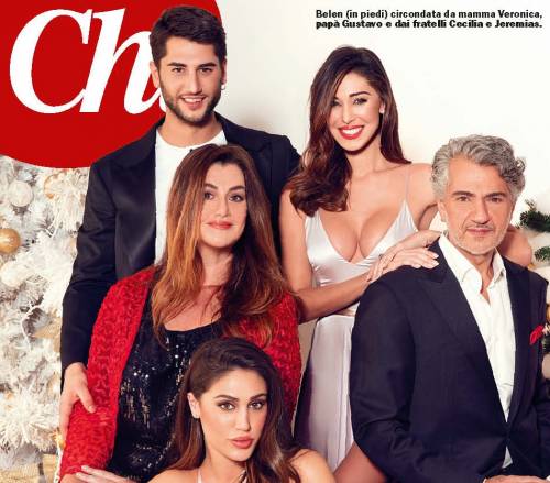 La famiglia Rodriguez insieme per Natale. Belen: "Voglio una legge per le donne"