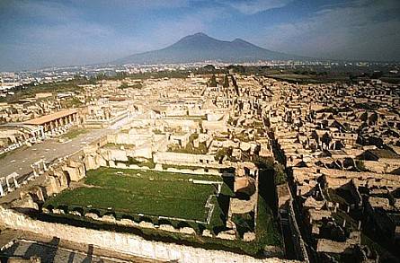 Crolla un altro muro a Pompei