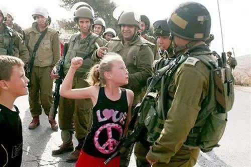 Arrestata la piccola provocatrice palestinese. Ma Israele si divide sui soldati "troppo buoni"