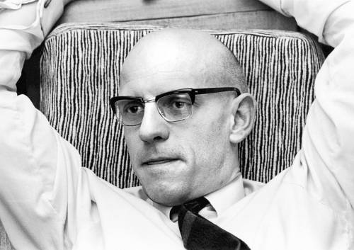 Nelle "lettere persiane" Foucault depone lo scià ma non vede l'integralismo religioso