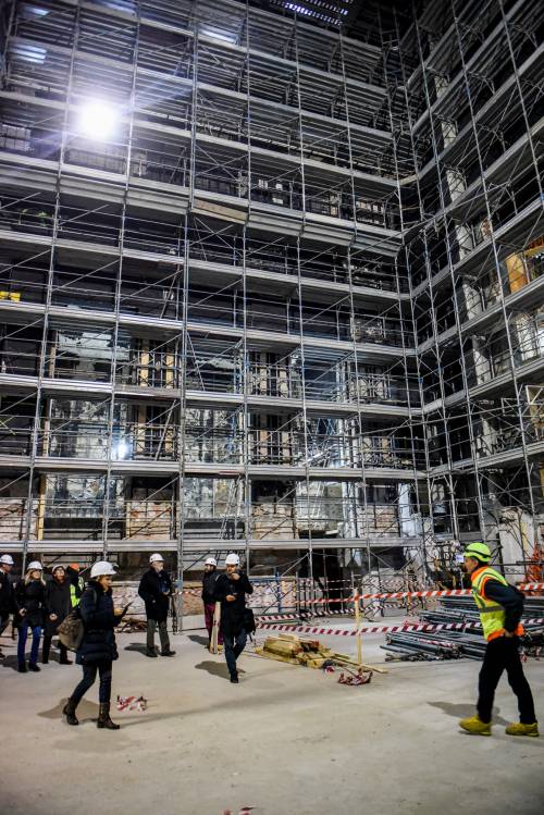 Lirico in scena per un giorno con i solisti sulle impalcature