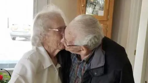 Insieme 73 anni, è il primo Natale divisi