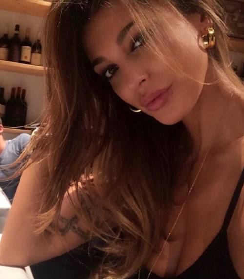 Cristina Buccino, la cena è sexy