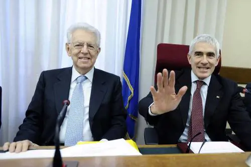 Monti riscrive il golpe del 2011: ​"A Roma non c'è mai stata la Troika"