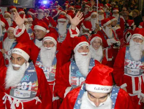 Babbo Natale ha una sua formazione in Lapponia che gioca a pallone