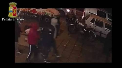 Napoli, 17enne accoltellato: fermato quindicenne