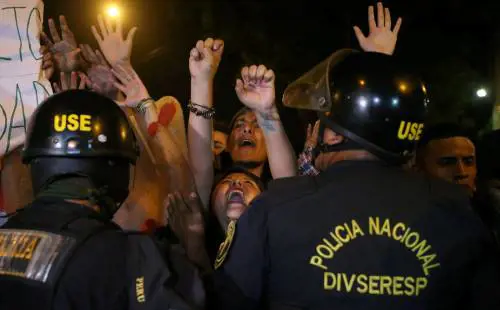 La rivolta dei peruviani  in piazza contro i corrotti e il patto della vergogna